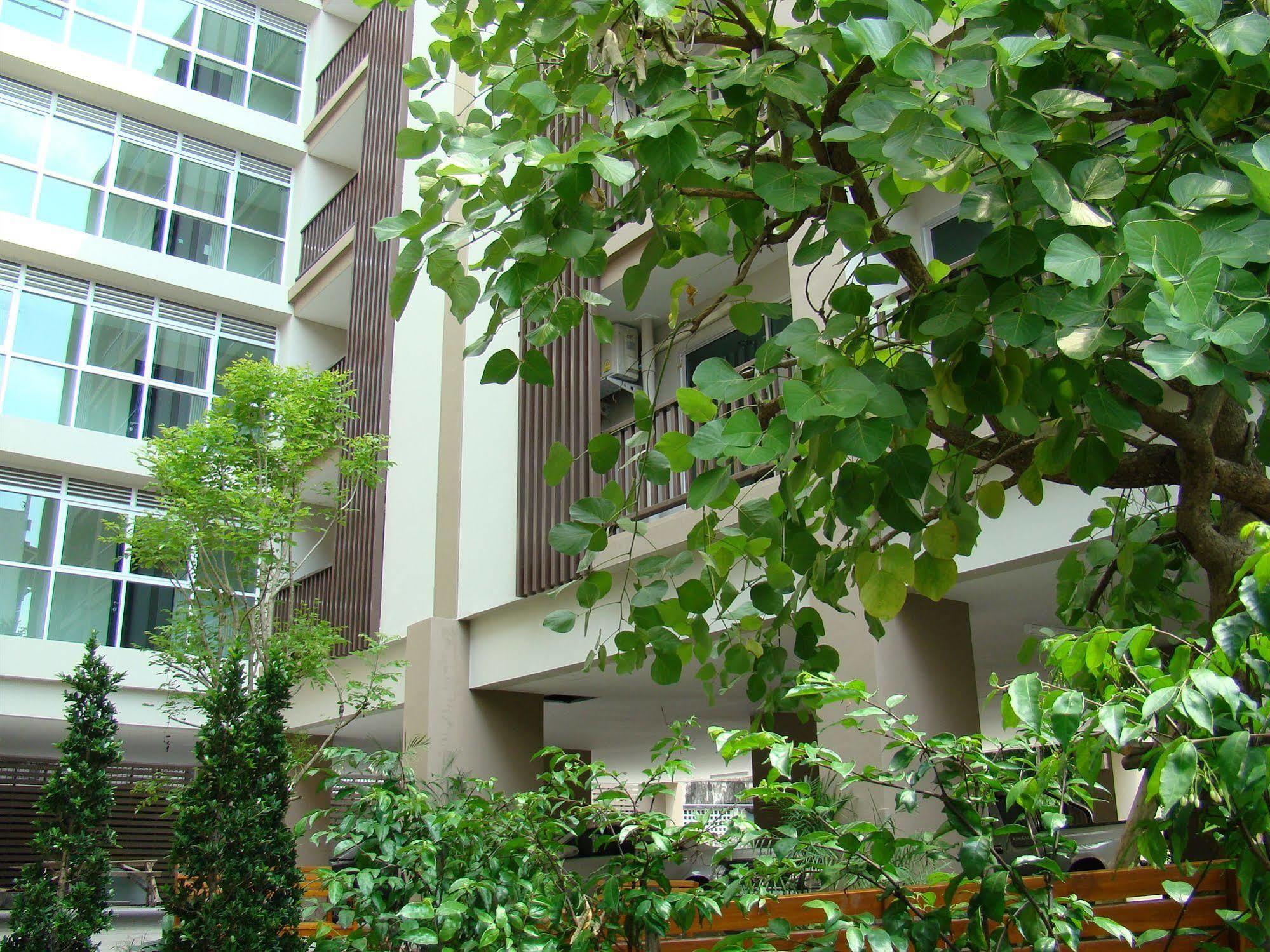 Bangkok Living Aparthotel Exterior photo