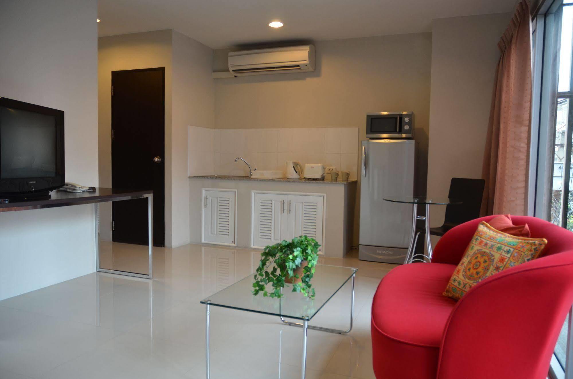 Bangkok Living Aparthotel Exterior photo